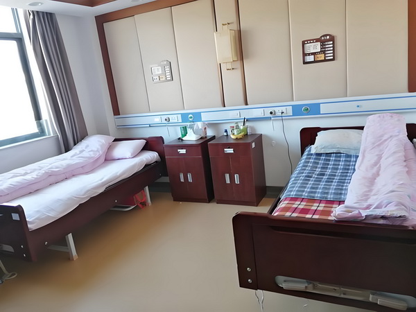 冯骥荐电影南京照相馆：没有抒情只有血的事实