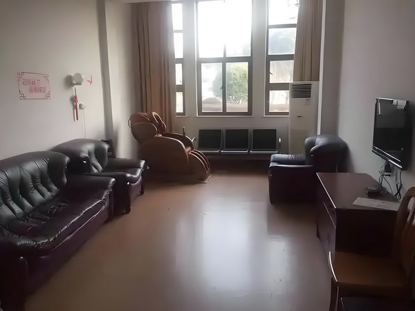 深圳人才引进联系电话_冯骥荐电影南京照相馆：没有抒情只有血的事实 欢迎获取化入案个性致电住方