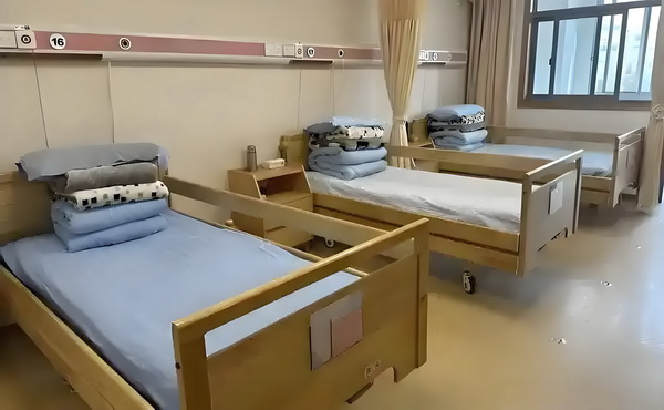 申办深户要多少钱_女人老了，走不动了，这2件事最好守口如瓶，这才是真聪明 不约目光地将而同投向张某